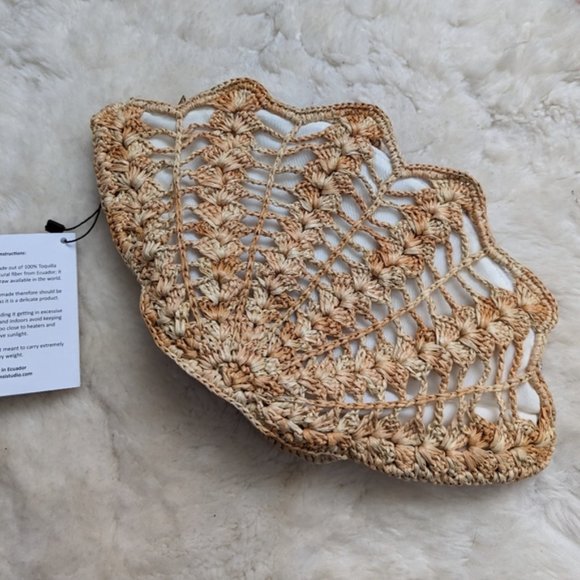 Sensi studio seashell woven crochet clutch NEW - Picture 3 of 13